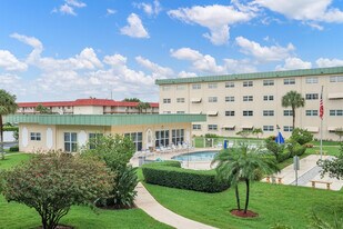 810 SE 7th St in Deerfield Beach, FL - Building Photo