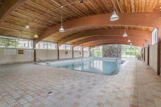 Le Montpellier in Montréal, QC - Building Photo - Building Photo