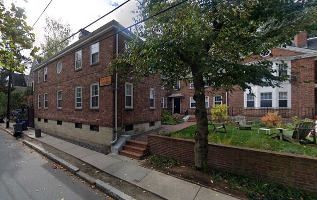 40 Gibson St, Unit 3B in Cambridge, MA - Foto de edificio - Building Photo