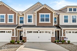 7651 Marin Pkwy in Cumberland, IN - Building Photo