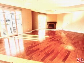 8609 W Knl Dr in West Hollywood, CA - Building Photo - Building Photo