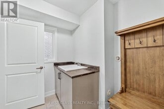 34 Credit Ln in Richmond Hill, ON - Building Photo - Building Photo