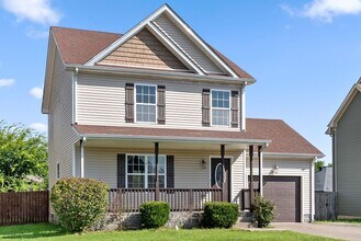 521 Falkland Cir in Clarksville, TN - Building Photo - Building Photo