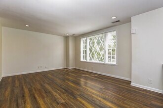 121 Lakeside Park Dr in Hendersonville, TN - Building Photo - Building Photo