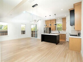 5851 Millar Dr in Dallas, TX - Building Photo - Building Photo