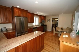 10 Greenleaf Ave, Unit 1 in Medford, MA - Foto de edificio - Building Photo
