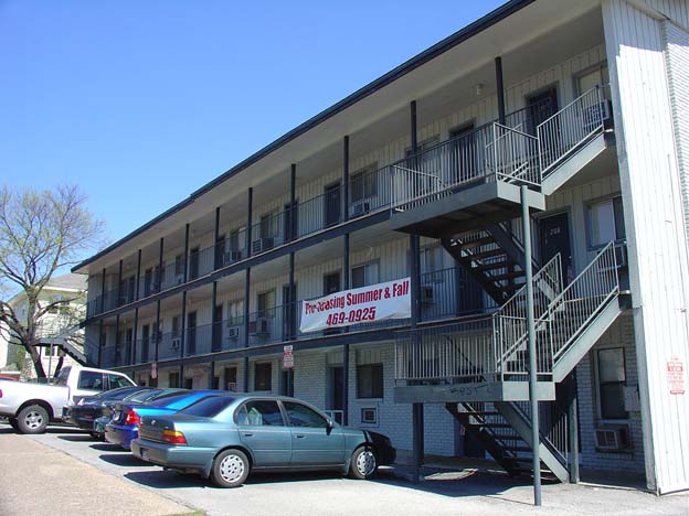 Campus Crossing Apartments in Austin, TX - Building Photo - Building Photo