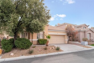 1816 Spring Summit Ln in Las Vegas, NV - Building Photo - Building Photo