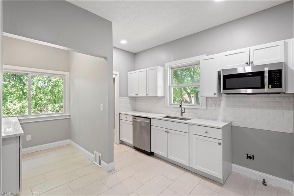 13803 Mcelhattan Ave in Cleveland, OH - Building Photo