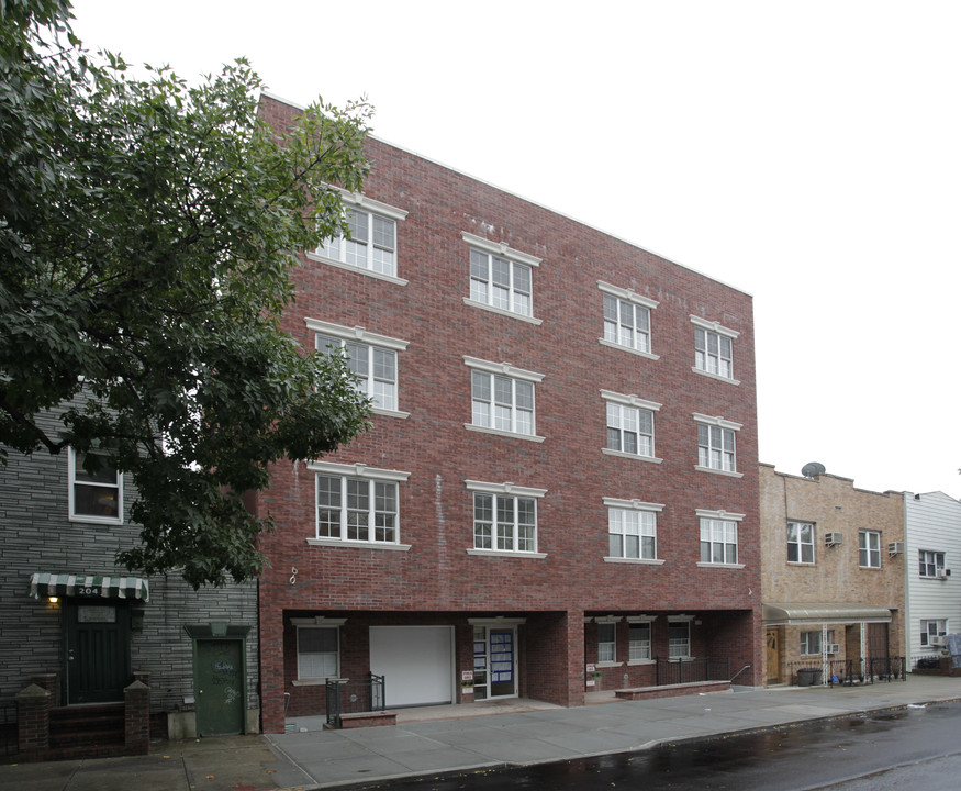 206 Withers St in Brooklyn, NY - Foto de edificio