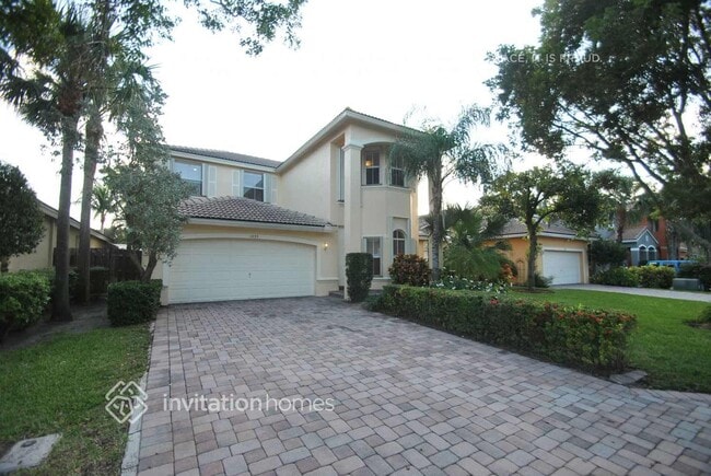1235 E Magnolia Cir