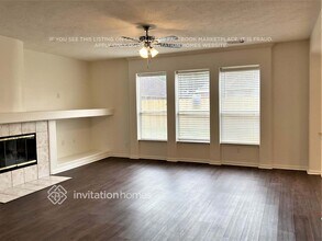1120 Sunset Lakes Dr in Pearland, TX - Building Photo - Building Photo