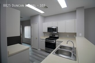 8825 Duncan Barrel Ave in Las Vegas, NV - Building Photo - Building Photo