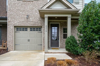 2576 Wellesley Square Dr in Thompson's Station, TN - Building Photo - Building Photo