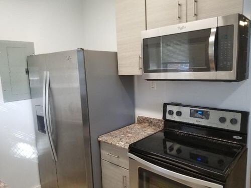 1245 NE 110th Terrace-Unit -2 in Miami, FL - Foto de edificio - Building Photo