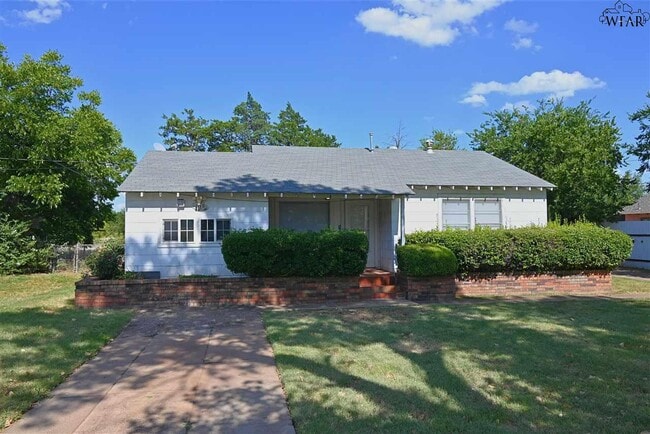 property at 1113 Harlan Ave