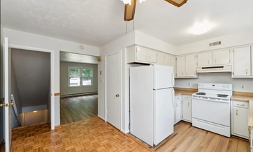 34 North St, Unit A1 in Front Royal, VA - Foto de edificio - Building Photo