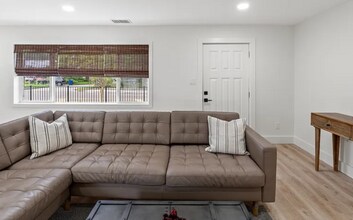 4501 N Highland Ave, Unit Main House in Tampa, FL - Foto de edificio - Building Photo