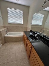 1095 Elmwood St in Orlando, FL - Foto de edificio - Building Photo
