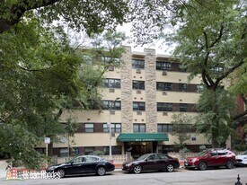 510 W Briar Pl, Unit M195 Apartments