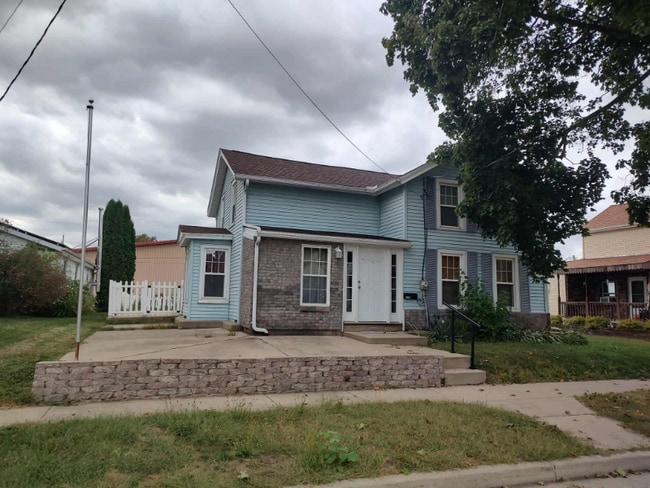 property at 211 N Jackson Ave