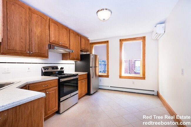 46 Garden St, Unit 2 in Boston, MA - Foto de edificio - Building Photo