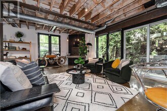 9 Peyton Ln in Toronto, ON - Building Photo - Building Photo