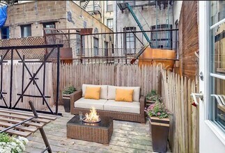 52 Barrow St, Unit 1D in New York, NY - Building Photo - Building Photo