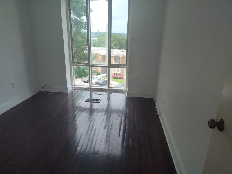 5715 N Kings Hwy in Alexandria, VA - Building Photo
