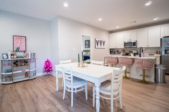 Villa West in Oxford, MS - Building Photo - Building Photo