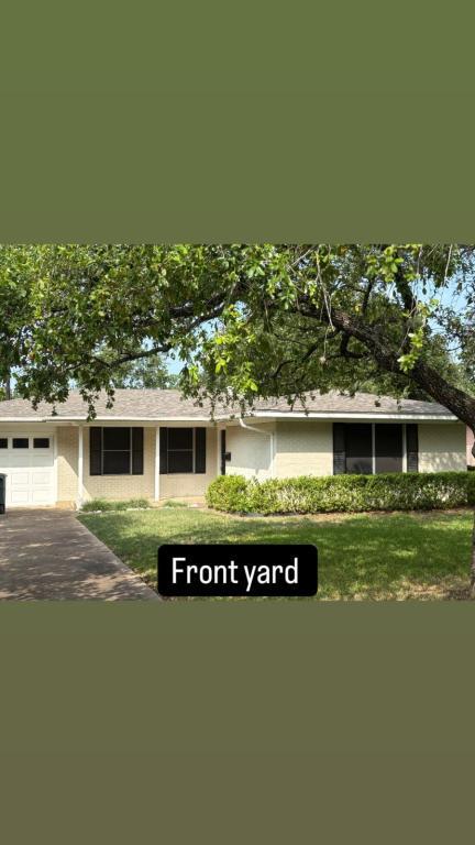 property at 2003 Vinewood Dr