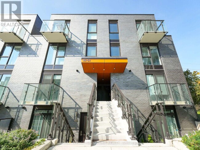 10 Brin Dr in Toronto, ON - Building Photo - Building Photo