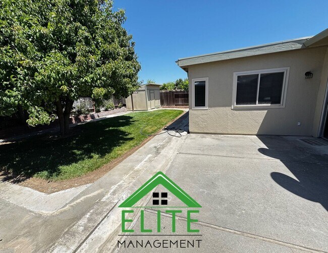 7809 Camrose Way in Sacramento, CA - Building Photo - Building Photo