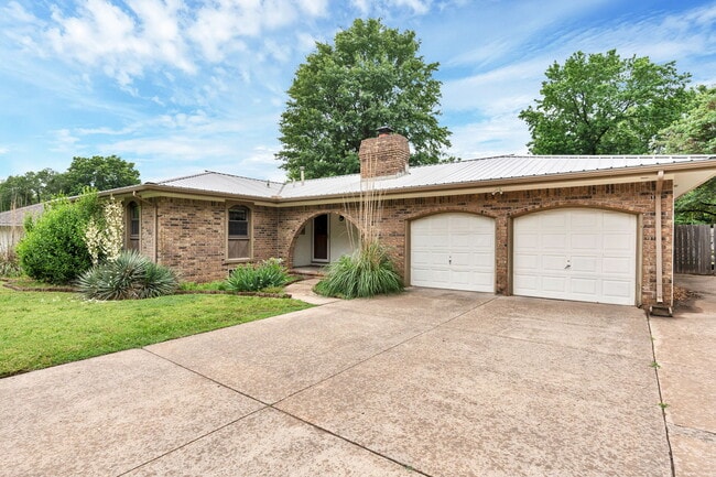 1306 Brookfield Ln in Derby, KS - Building Photo - Building Photo
