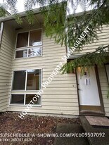 7242 20th Ave SE in Lacey, WA - Building Photo