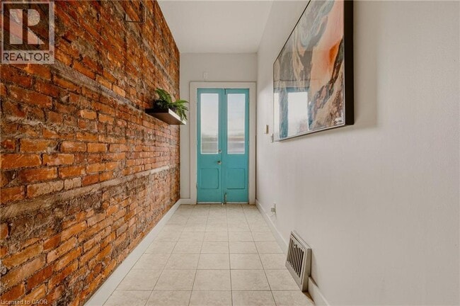 163 Victoria Ave N in Hamilton, ON - Building Photo - Building Photo