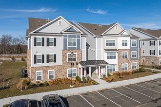 The Place at Marlboro in Morganville, NJ - Foto de edificio - Building Photo