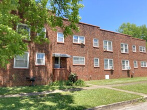 Leighton Avenue Apartments in Anniston, AL - Building Photo - Building Photo