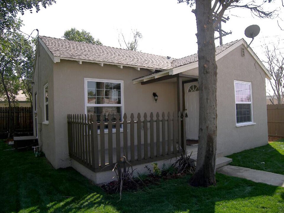 3762 Briscoe St in Riverside, CA - Building Photo