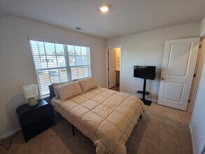 4129F Laurel Rdg Dr in Greenville, NC - Building Photo - Building Photo