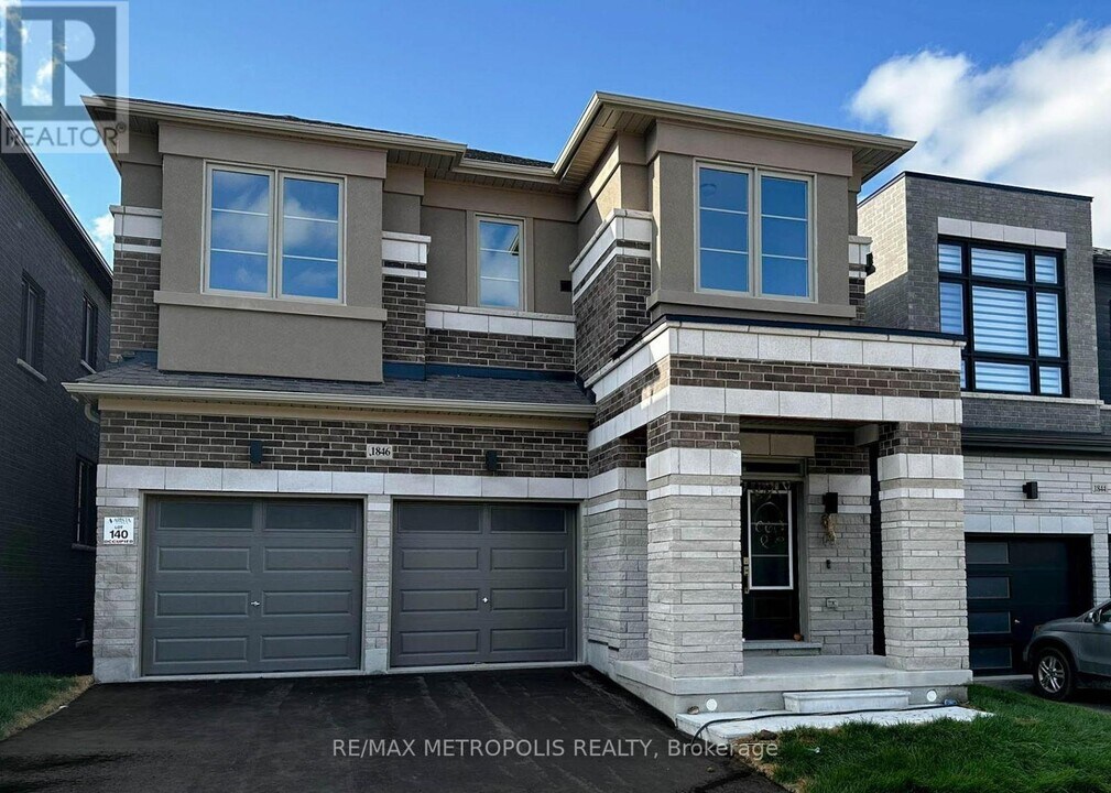 1846 Narcissus Gdns in Pickering, ON - Building Photo