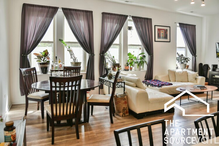 2700 W North Ave, Unit 203 in Chicago, IL - Building Photo