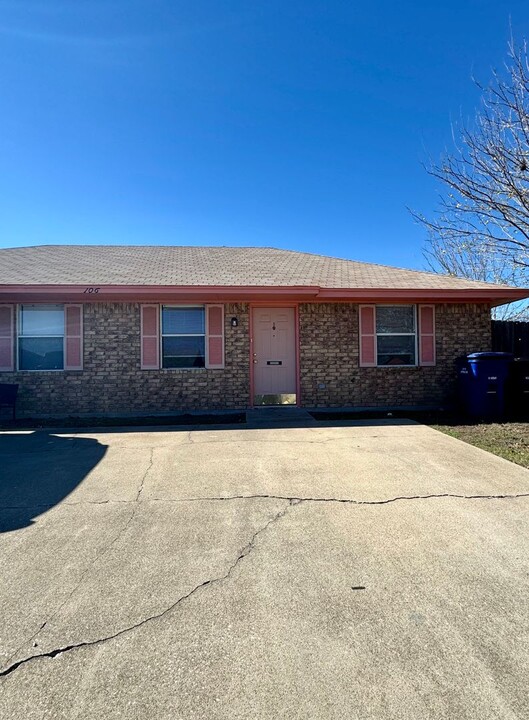 106 Horseshoe Dr in Copperas Cove, TX - Building Photo