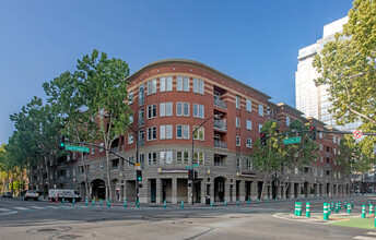 Paseo Villas in San Jose, CA - Foto de edificio - Building Photo