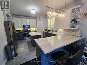 271 Ryerson Crescent in Oshawa, ON - Building Photo - Building Photo