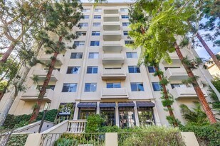 435 N Oakhurst Dr in Beverly Hills, CA - Building Photo