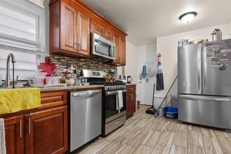 180 MCADOO Ave in Jersey City, NJ - Building Photo - Building Photo