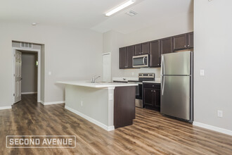 877 Biscayne Dr in Port Charlotte, FL - Building Photo - Building Photo