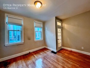 126 Manton St in Philadelphia, PA - Building Photo - Building Photo