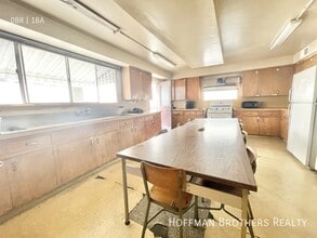 933 Grattan St, Unit 202 in Los Angeles, CA - Foto de edificio - Building Photo